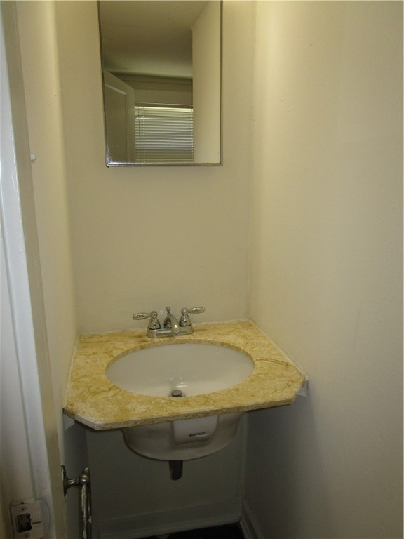 908 West 22nd Street, Unit E Austin, TX 78705 - Photo 8 of 9