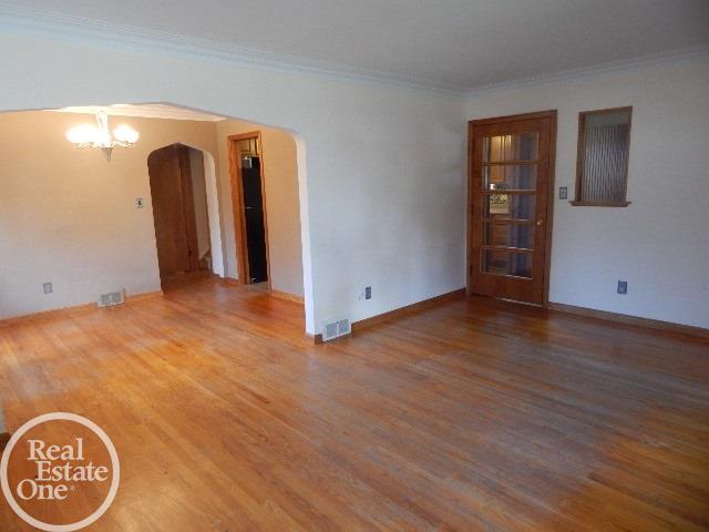 8212 Racine Road Warren, MI 48093 - Photo 12 of 27