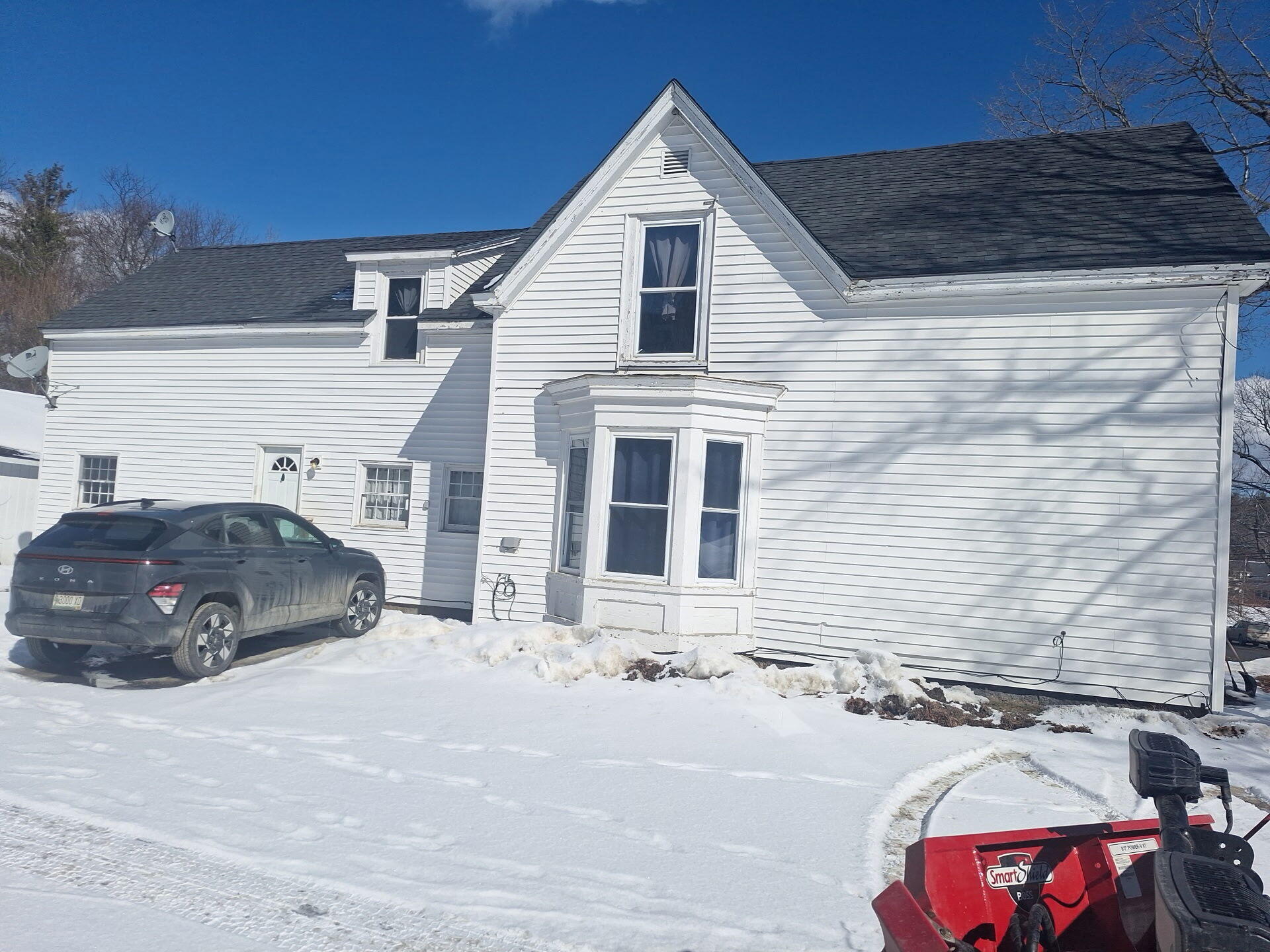 28 Pleasant Street Milo, ME 04463 - Photo 2 of 3 3530517267909593473