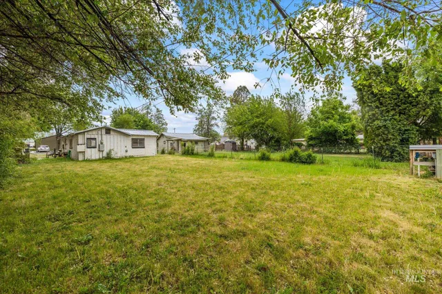 $250,000 | 218 East Owyhee Avenue, Homedale, ID 83628