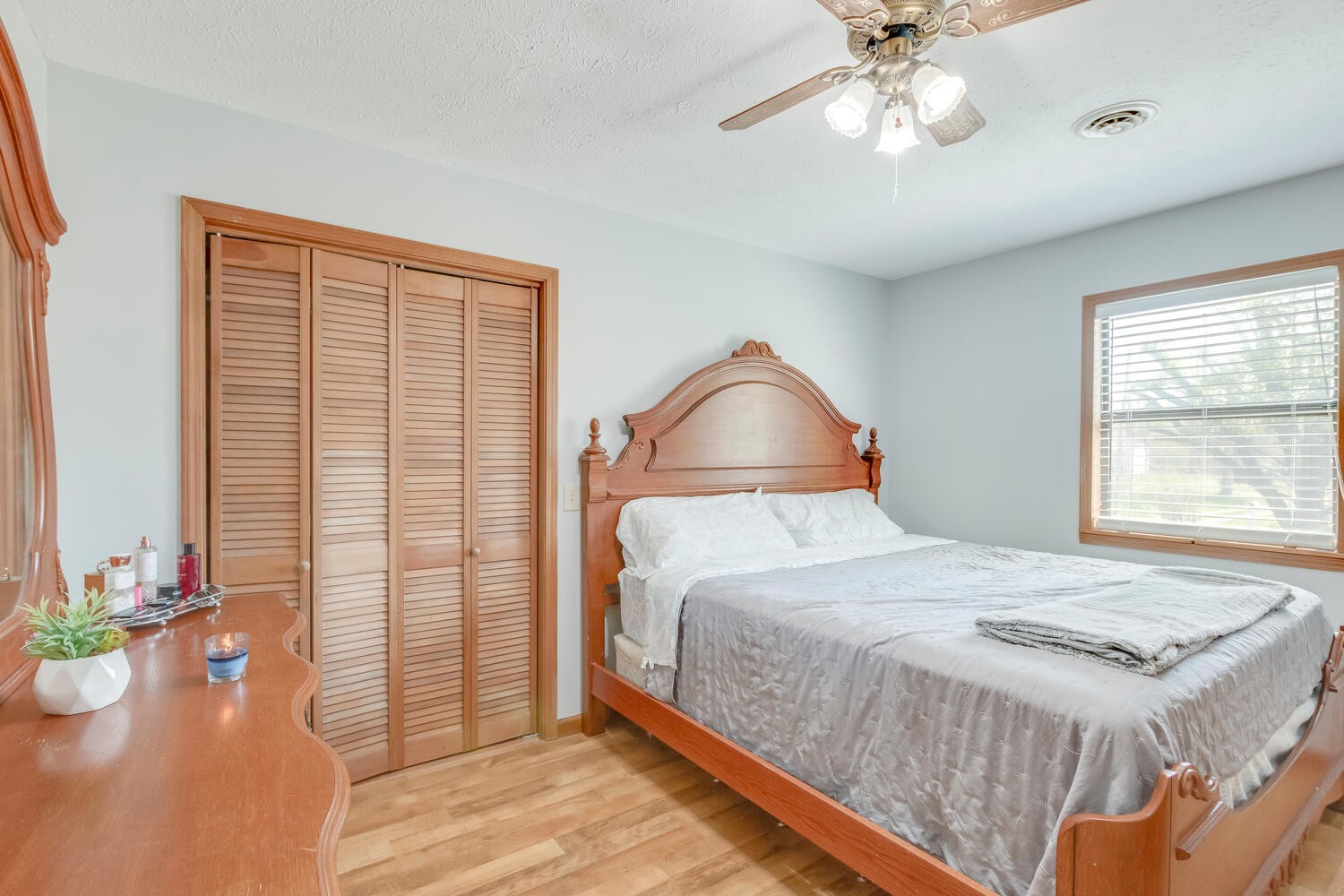 259 Toad Road Dowelltown, TN 37059 - Photo 8 of 19 a bedroom with bed and window