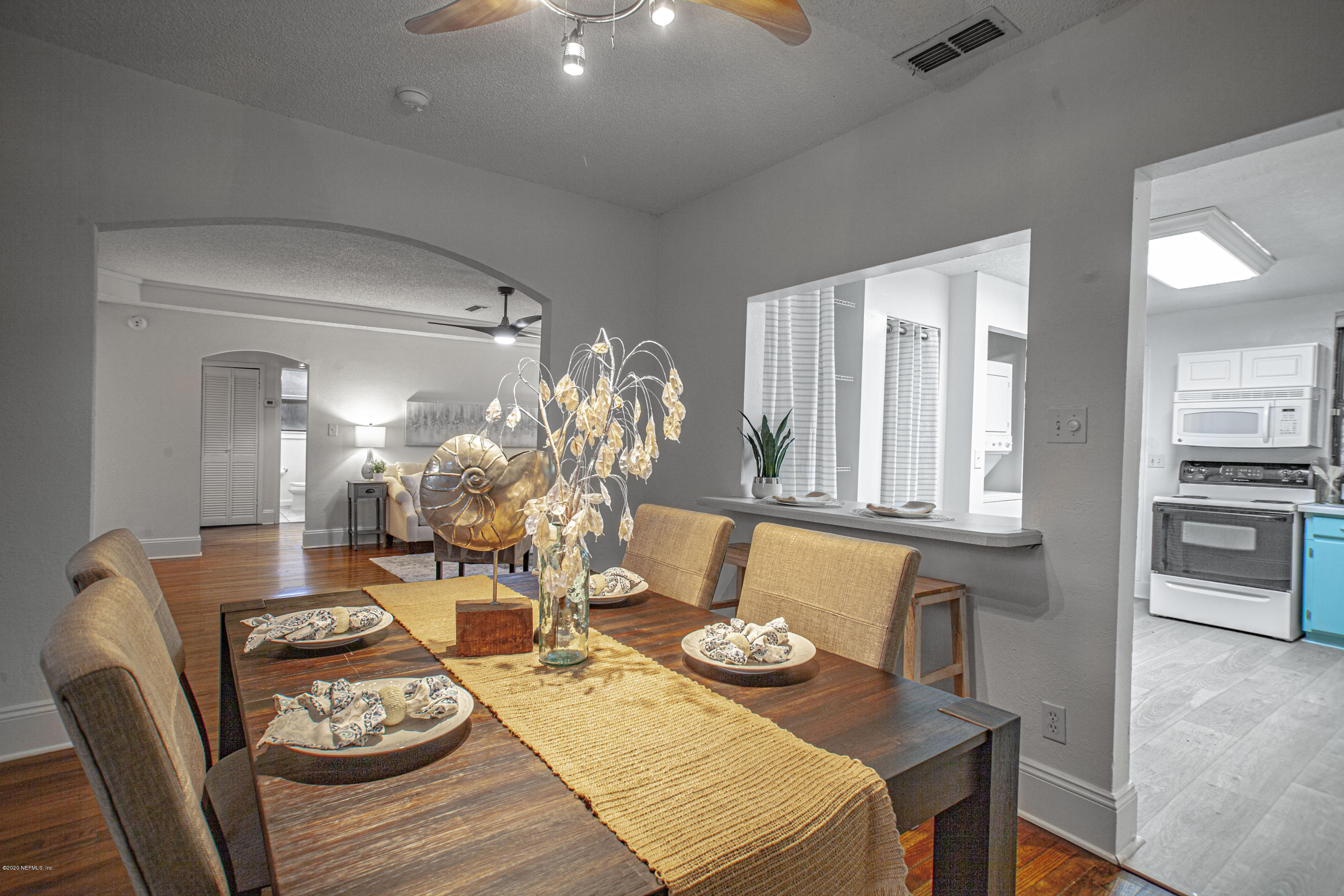 5134 Ridgecrest Avenue Jacksonville, FL 32207 - Photo 8 of 22 Formal Dining Space
