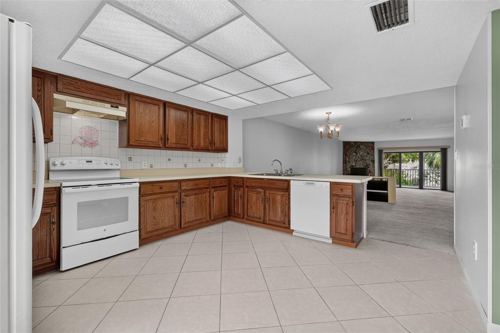 406 Sandy Hook Road Treasure Island, FL 33706 - Photo 12 of 45 Gallery Image 12
