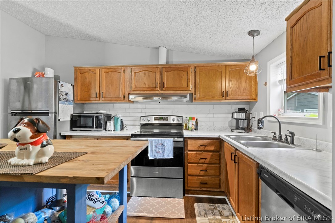 428 West Cross Street Austin, IN 47102 - Photo 15 of 21