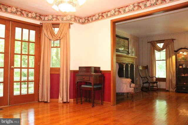 481 Ferry Point Road Annapolis, MD 21403 - Photo 4 of 30 Dining Room