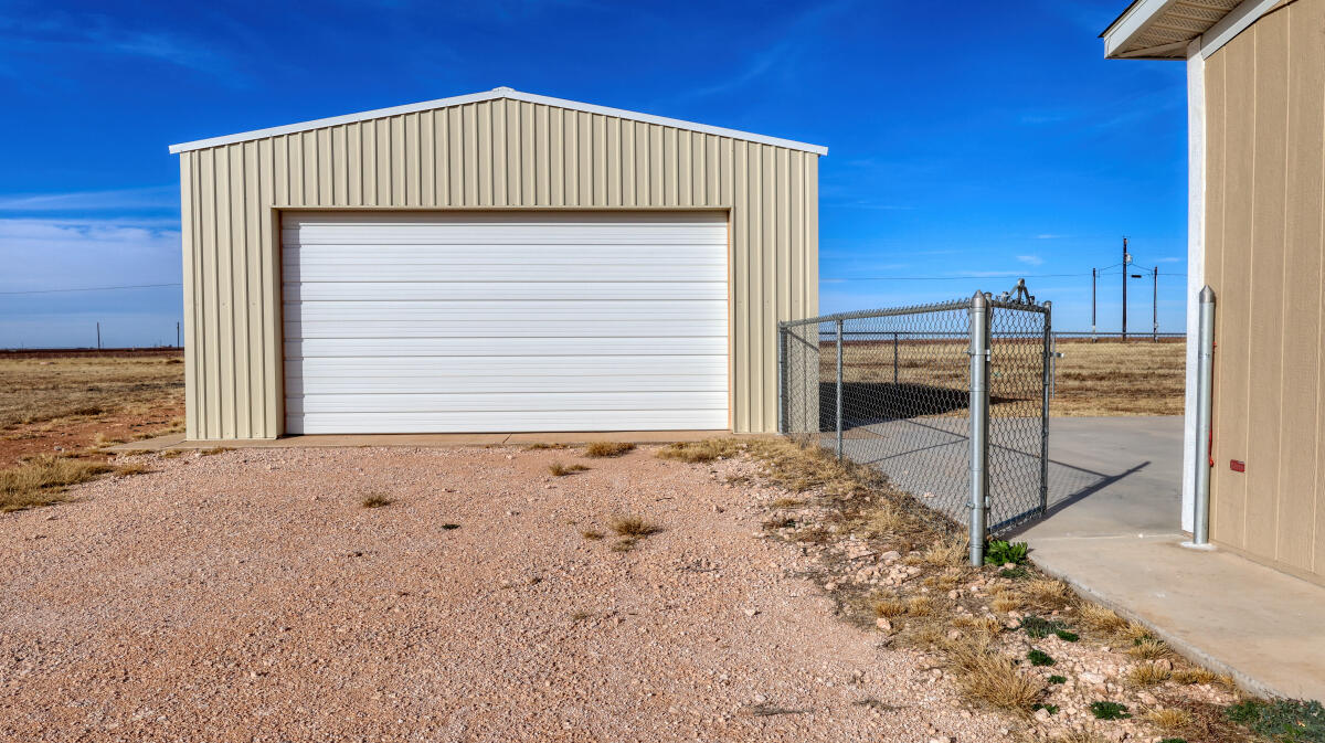 508 Sage Road Tahoka, TX 79373 - Photo 28 of 32 a front view of a house