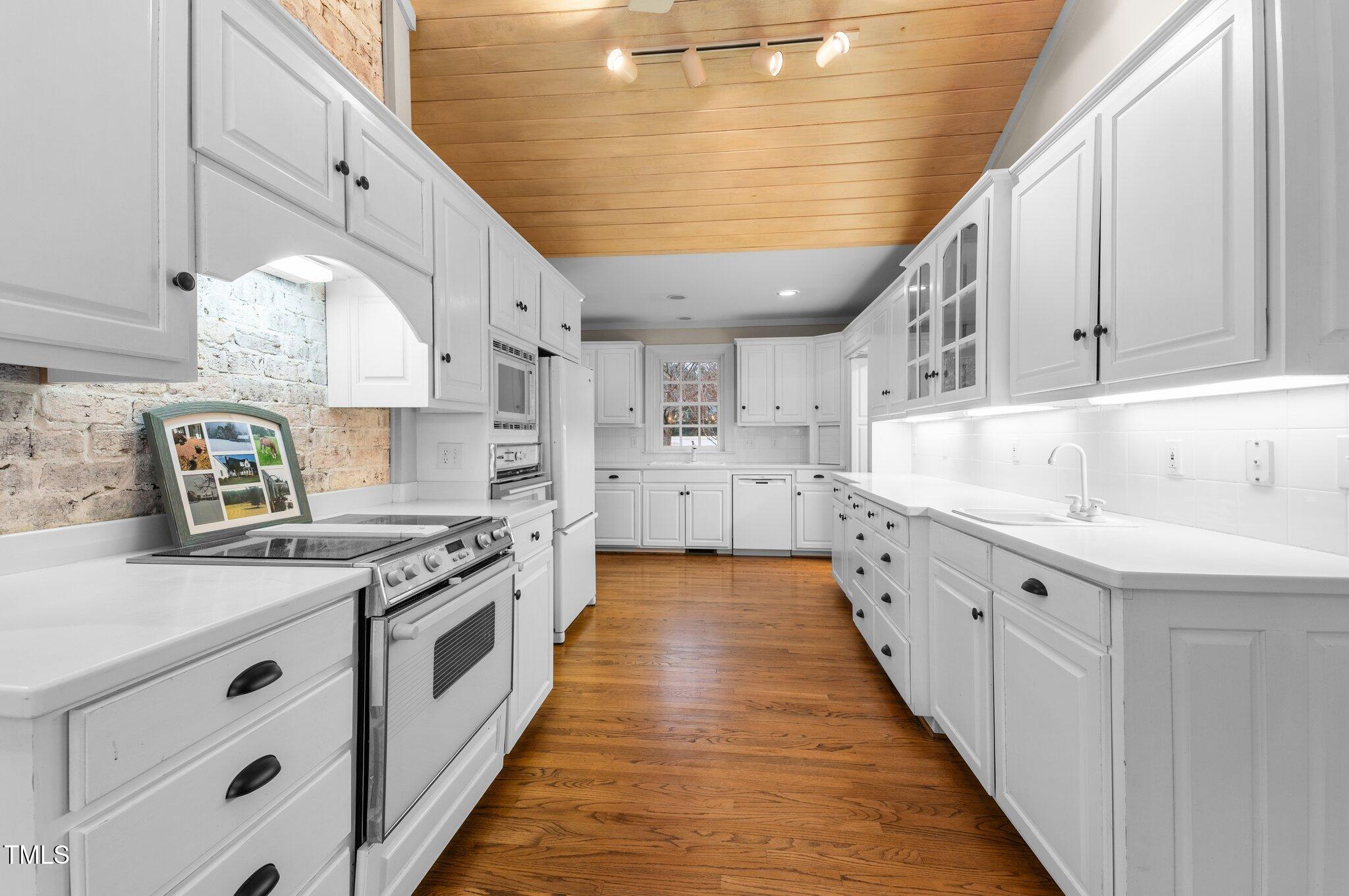1200 Spring Valley Lake Road Henderson, NC 27537 - Photo 16 of 78 Kitchen