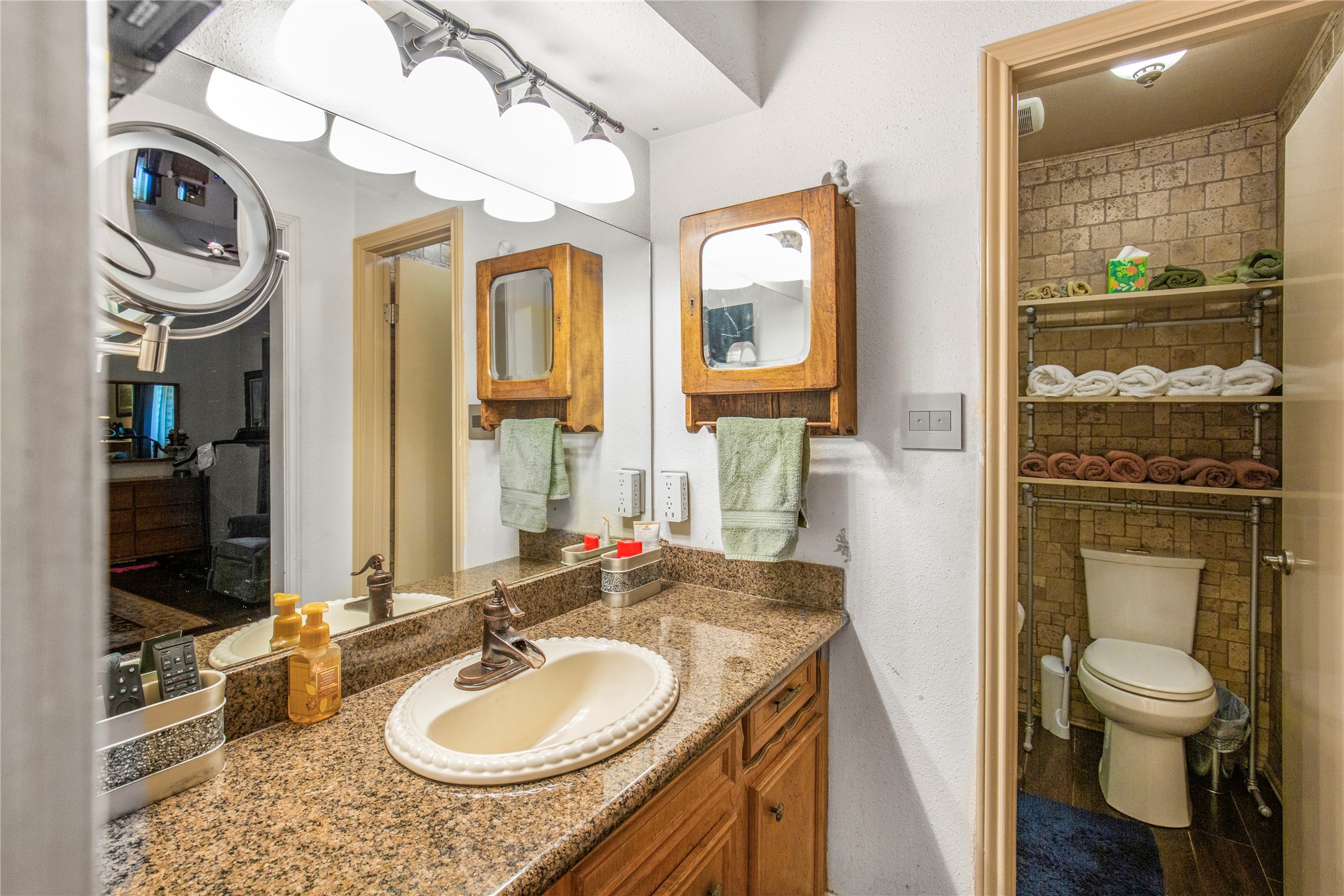 2007 Diane Street Pinehurst, TX 77362 - Photo 18 of 38