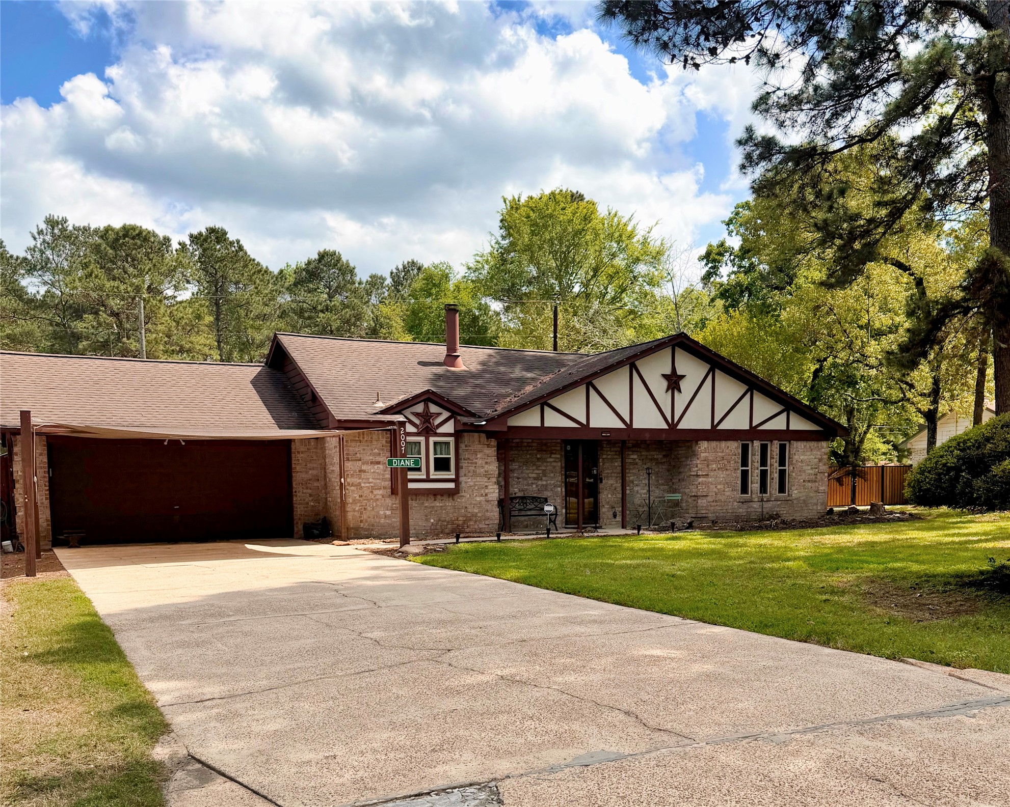 2007 Diane Street Pinehurst, TX 77362 - Photo 2 of 38