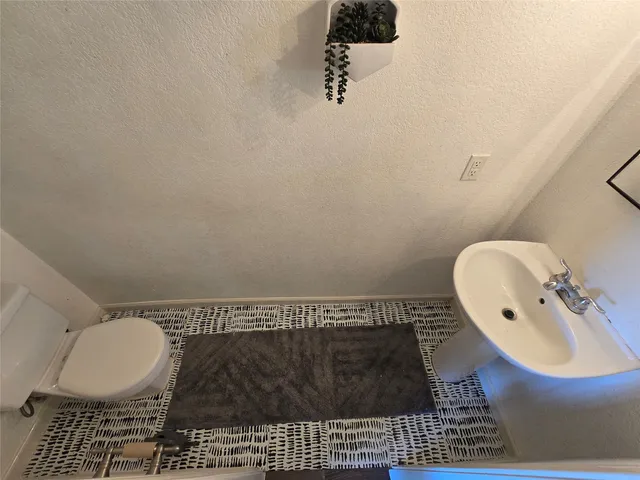 $2,650 | 6402 Frosty Brook Drive, Houston, TX 77085