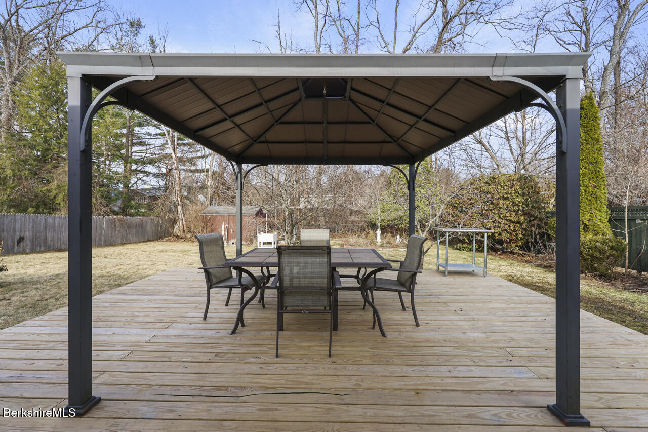 51 Bushey Road Pittsfield, MA 01201 - Photo 13 of 15 29