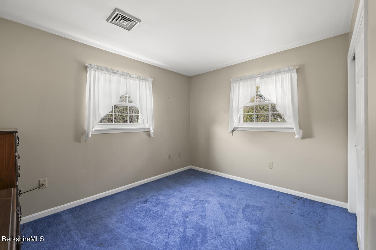 51 Bushey Road Pittsfield, MA 01201 - Photo 8 of 15 21