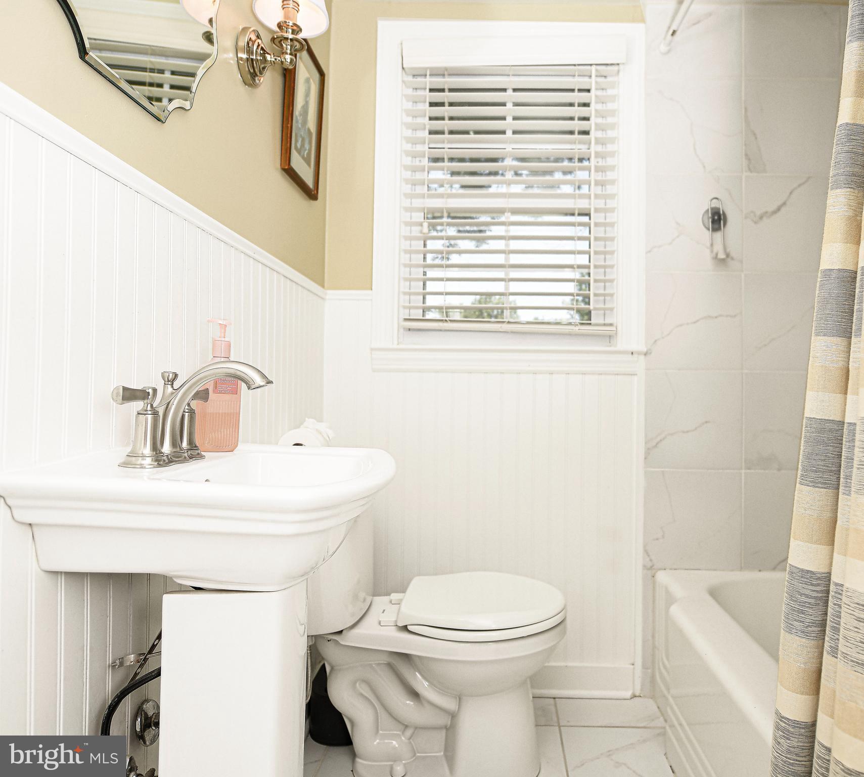 508 Overcrest Road Towson, MD 21286 - Photo 19 of 39 Upstairs Full Bath