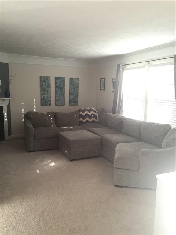 428 Blue Ridge Drive Coraopolis, PA 15108 - Photo 5 of 21 Living Room