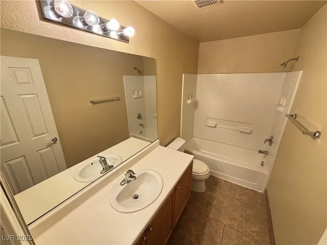 $1,825 | 8949 Careful Canvas Avenue, Las Vegas, NV 89149