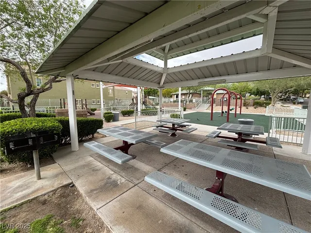 $1,825 | 8949 Careful Canvas Avenue, Las Vegas, NV 89149