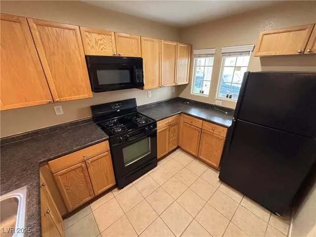 $1,825 | 8949 Careful Canvas Avenue, Las Vegas, NV 89149