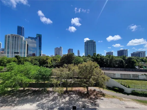 $359,000 | 1600 Southwest 1st Avenue, Unit 411, Miami, FL 33129