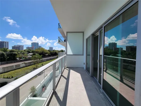 $359,000 | 1600 Southwest 1st Avenue, Unit 411, Miami, FL 33129
