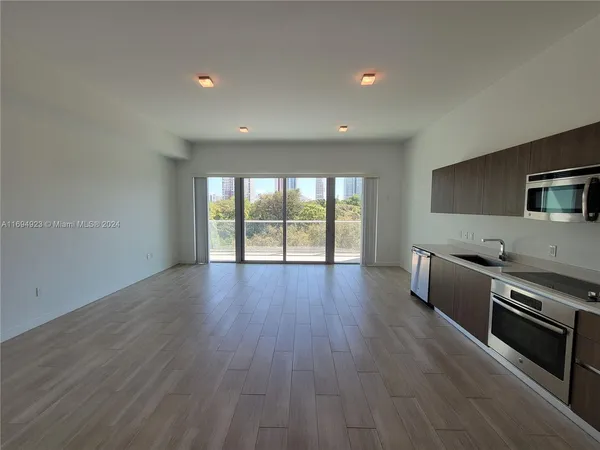 $359,000 | 1600 Southwest 1st Avenue, Unit 411, Miami, FL 33129