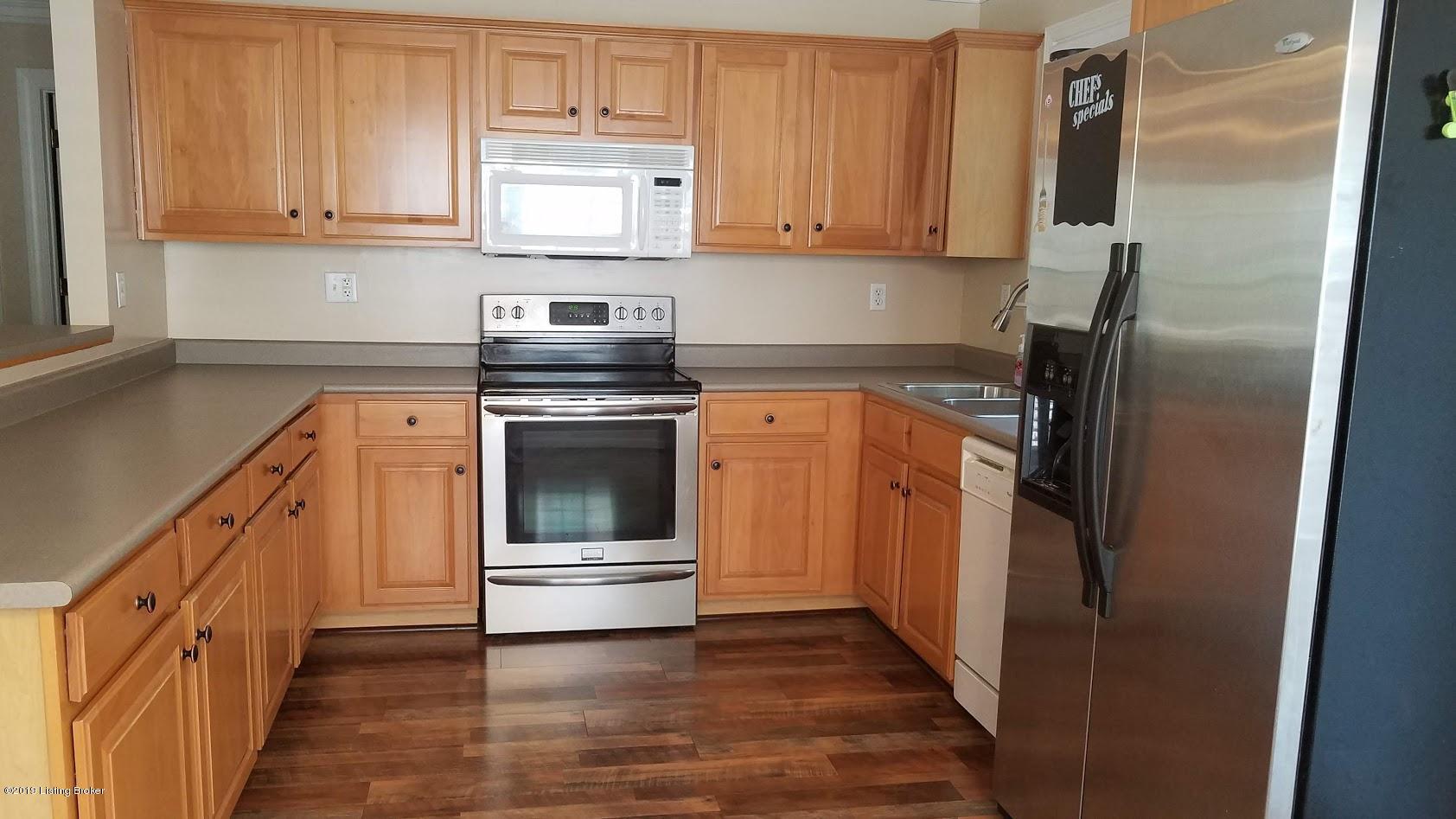 9515 Rustling Tree Way, Unit 102 Louisville, KY 40291 - Photo 9 of 27 Eat In Kitchen