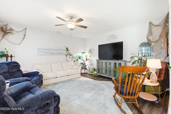 $383,000 | 206 Baker Road, Hubert, NC 28539