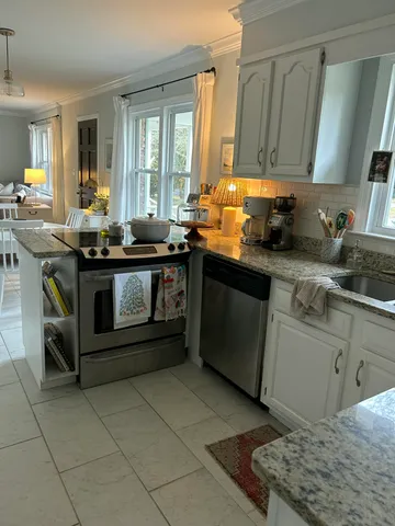 $3,300 | 1759 Lady Ashley Street, Charleston, SC 29412