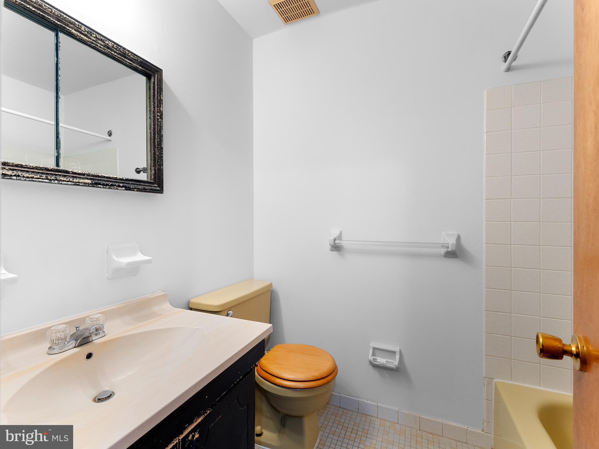 10730 Philcrest Road Philadelphia, PA 19154 - Photo 11 of 18 2nd Full Bath