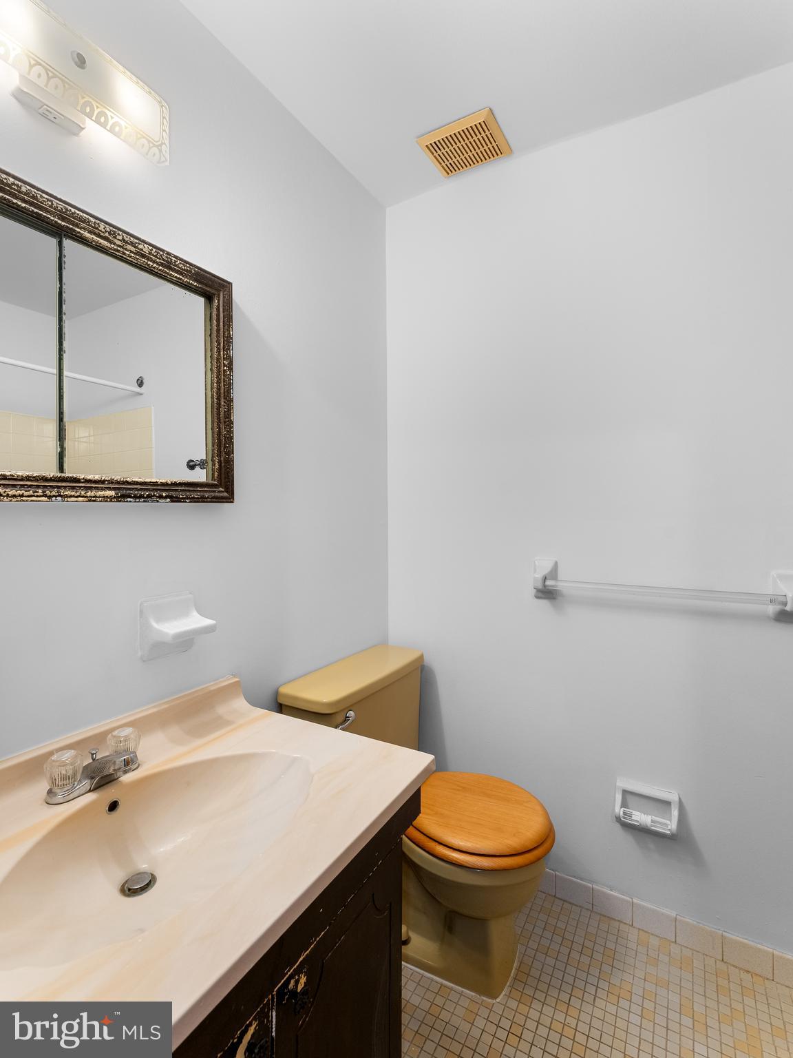 10730 Philcrest Road Philadelphia, PA 19154 - Photo 13 of 18 2nd Full Bath 2