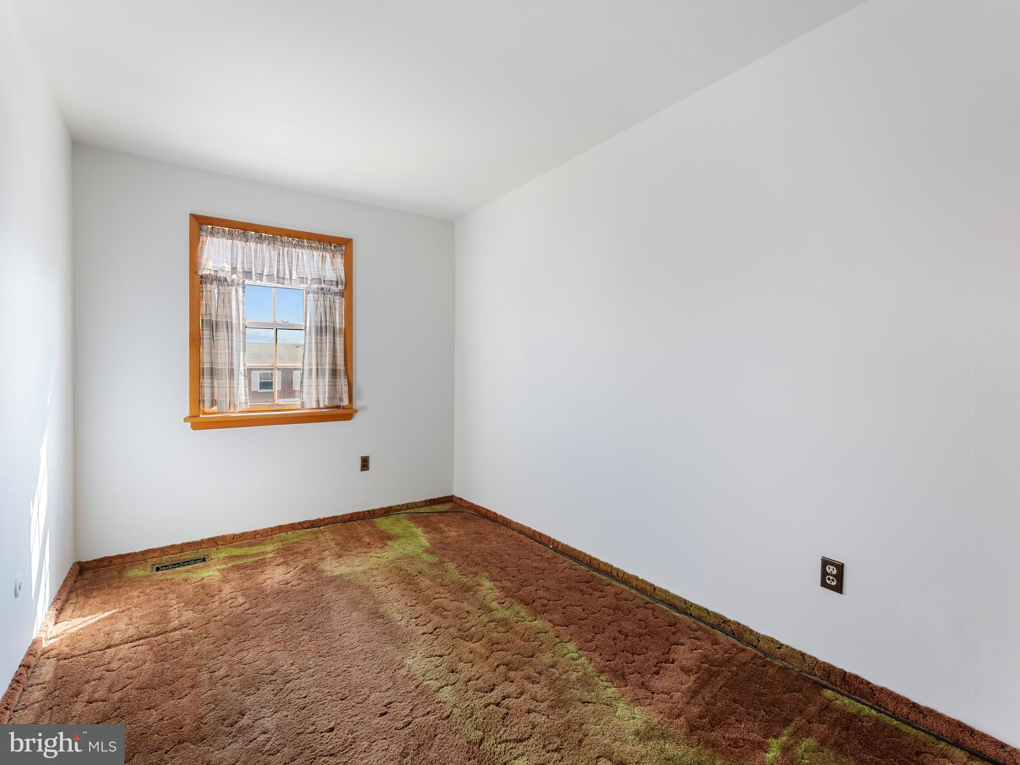 10730 Philcrest Road Philadelphia, PA 19154 - Photo 14 of 18 3rd Bedroom