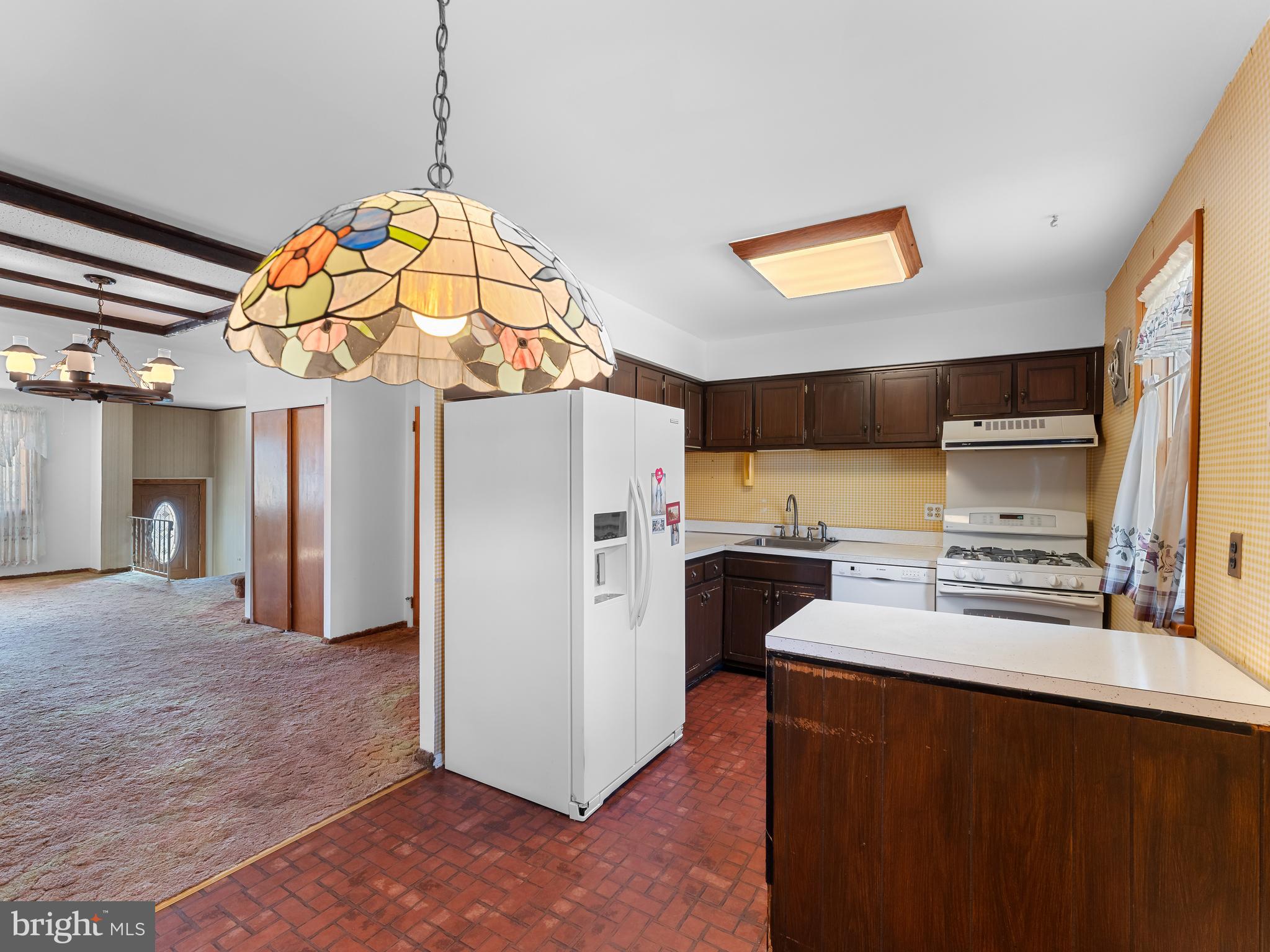 10730 Philcrest Road Philadelphia, PA 19154 - Photo 4 of 18 Kitchen/DiningRoom