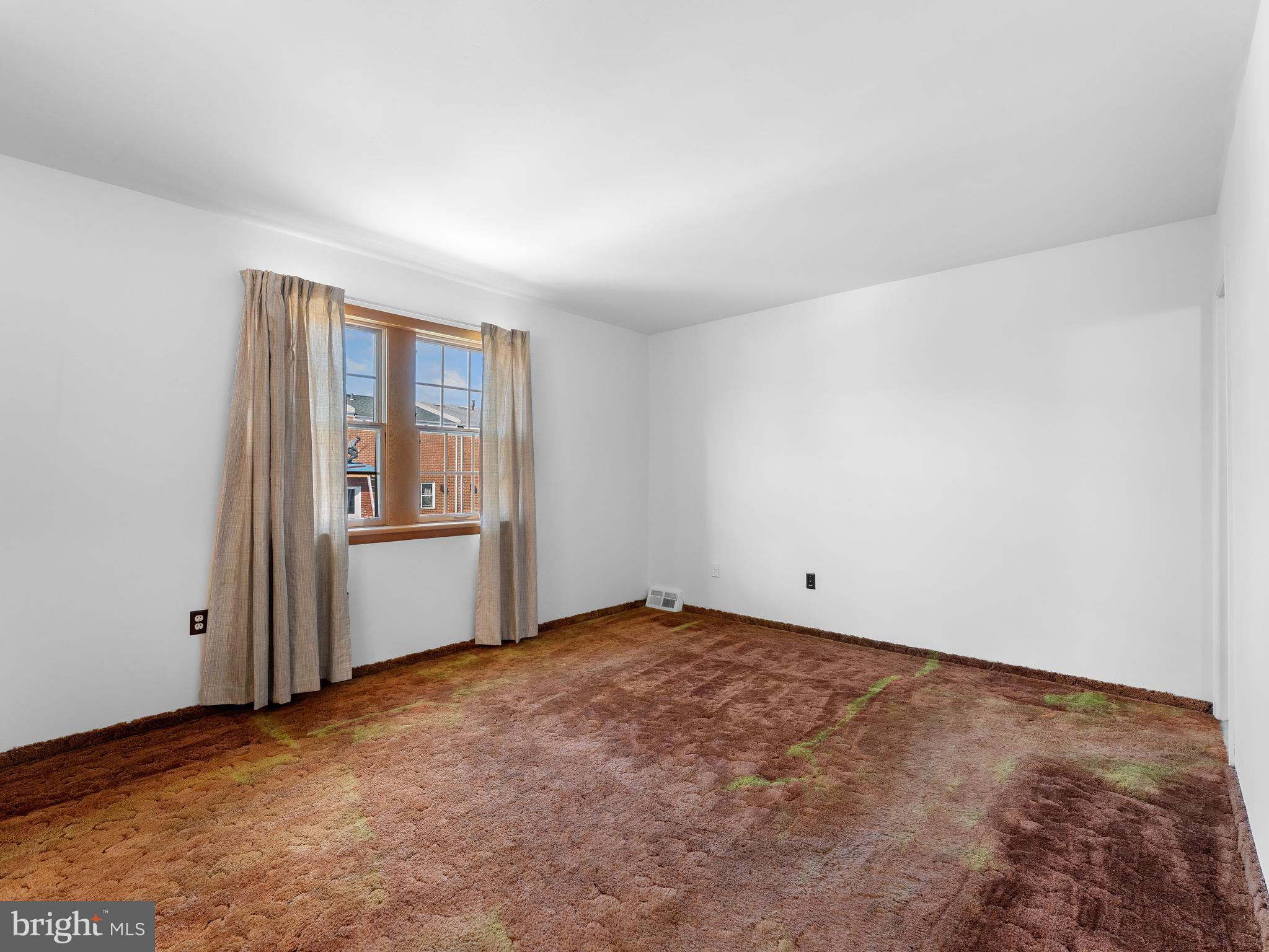 10730 Philcrest Road Philadelphia, PA 19154 - Photo 7 of 18 Master Bed 2