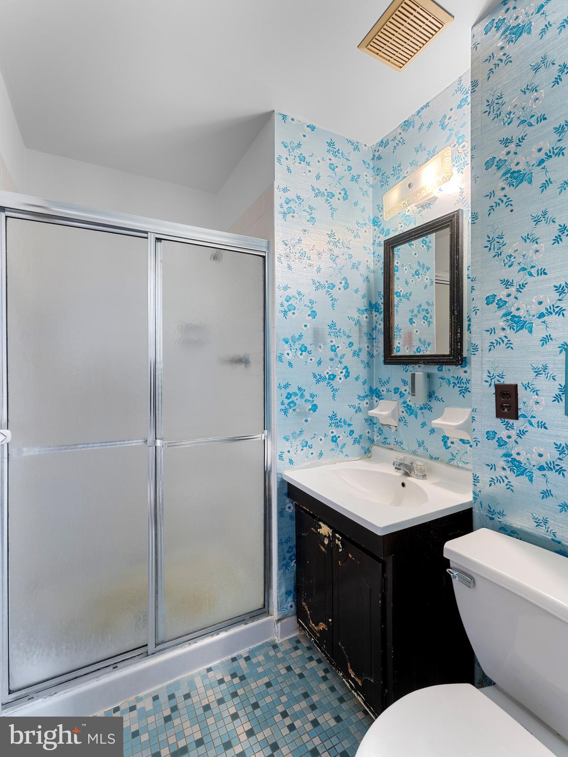 10730 Philcrest Road Philadelphia, PA 19154 - Photo 8 of 18 Master Full Bath