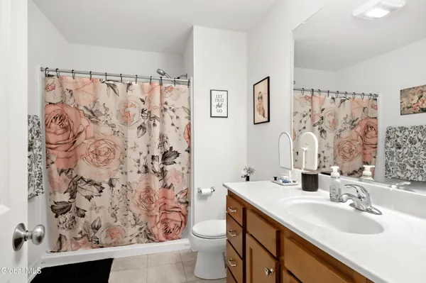 $294,900 | 1002 Grayson Place, Glenville, NY 12302