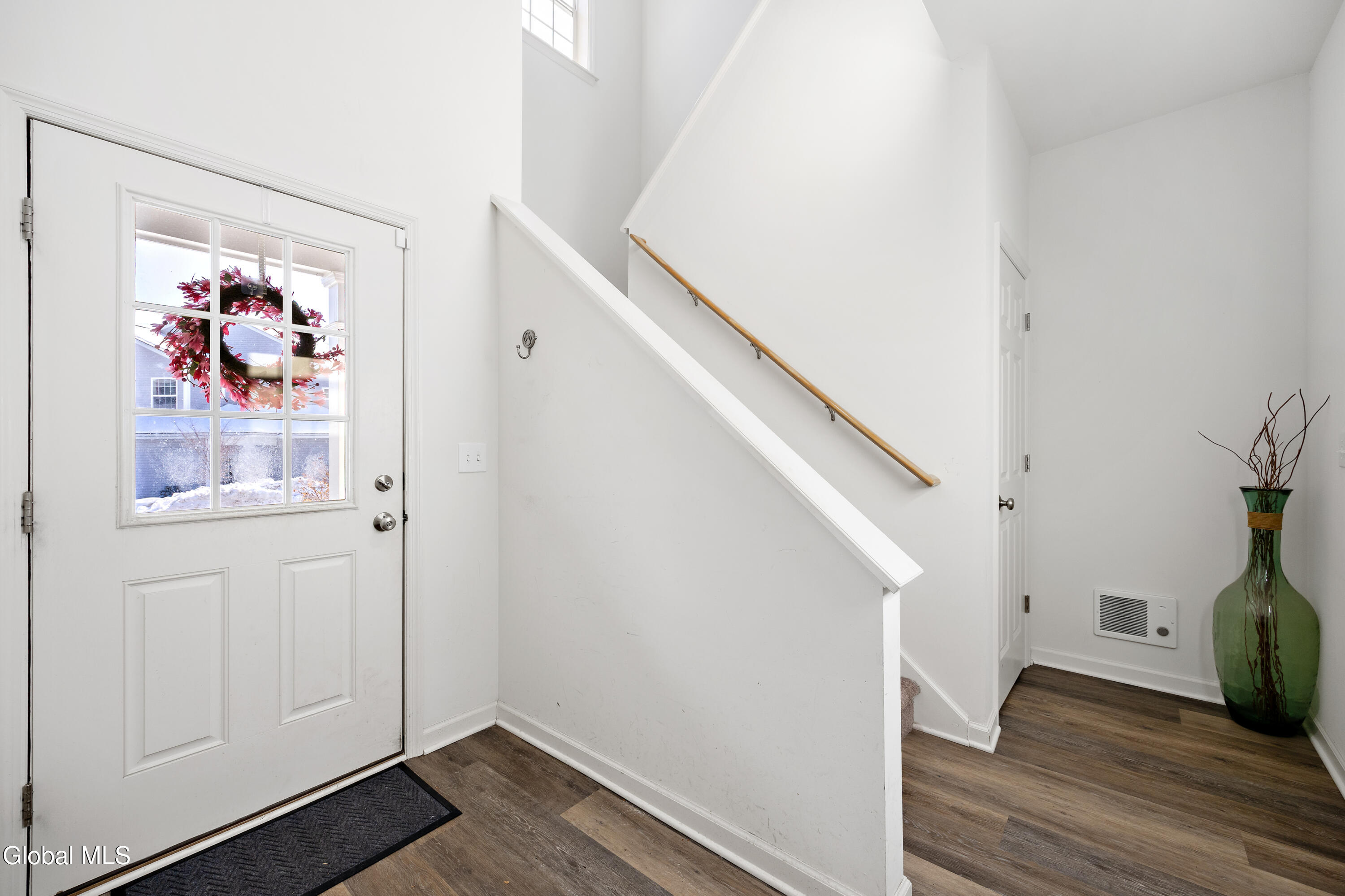 1002 Grayson Place Glenville, NY 12302 - Photo 5 of 29 1 (5)