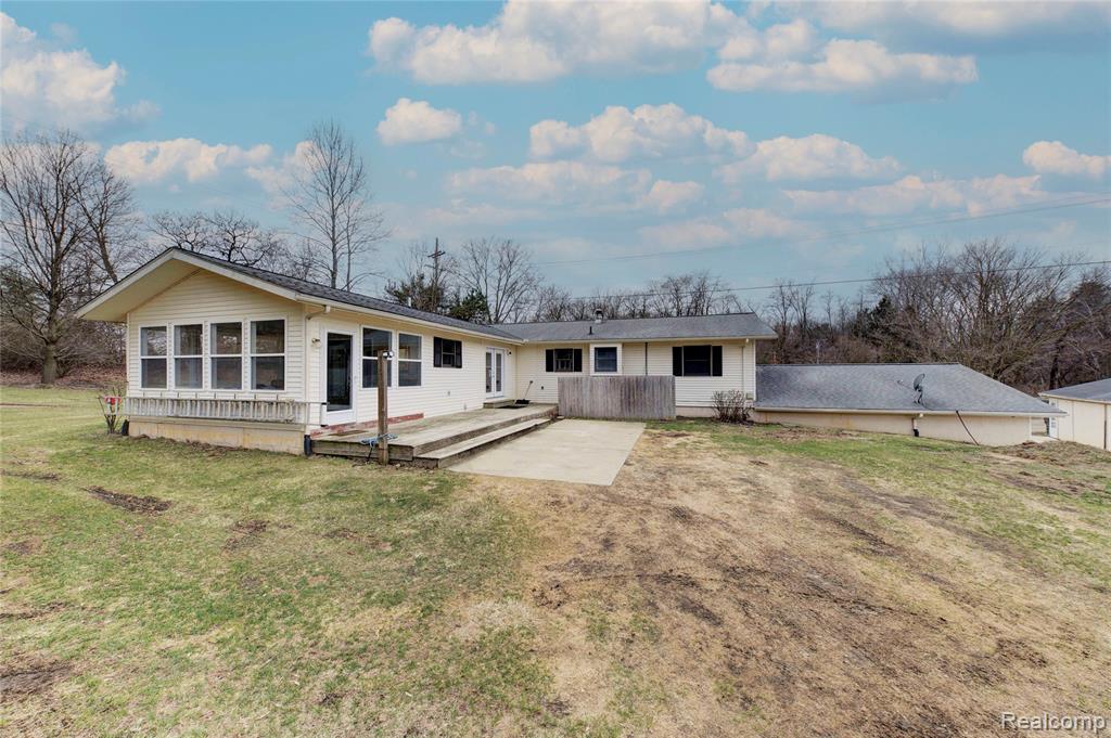 2718 Sexton Road Howell, MI 48843 - Photo 36 of 49
