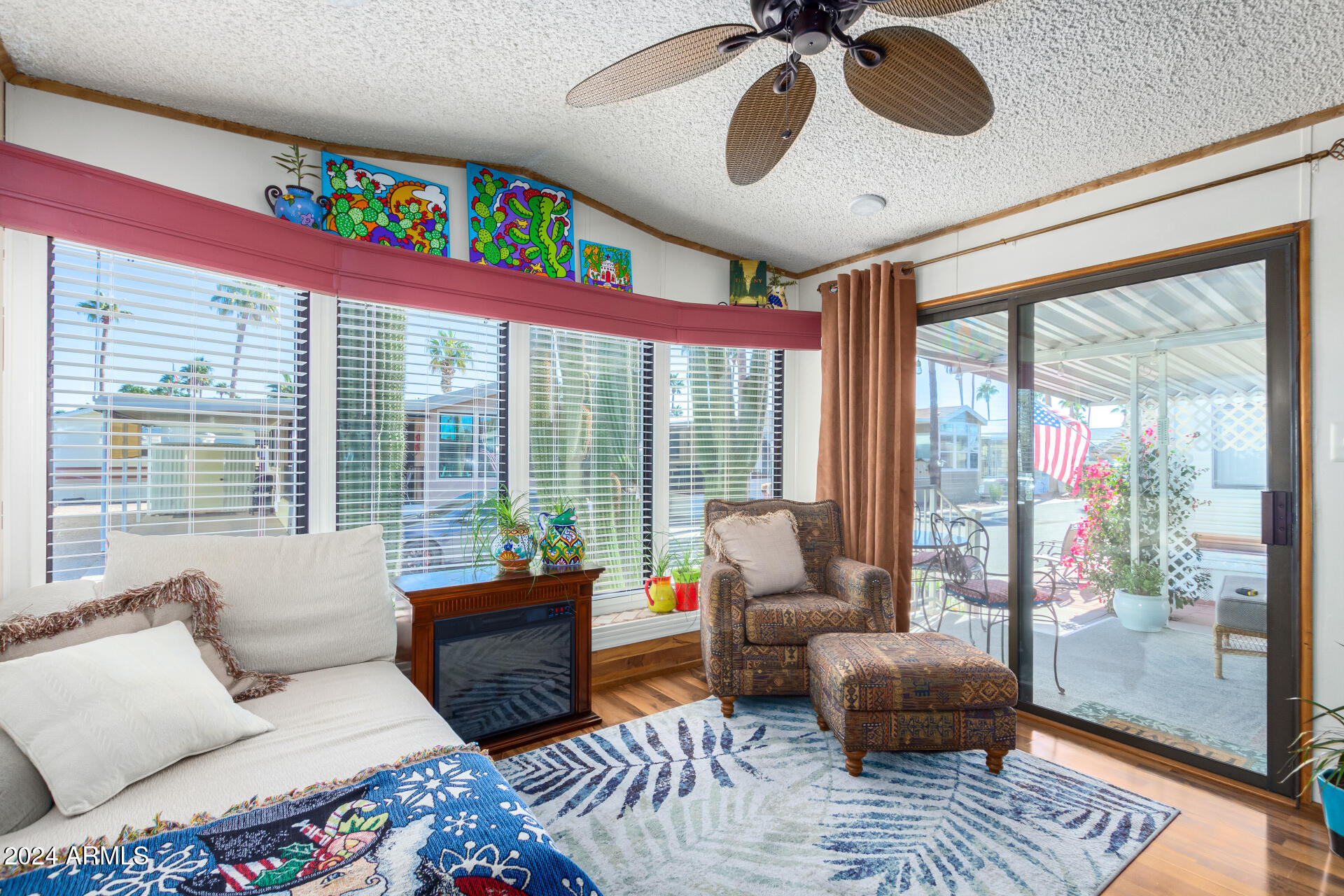 4555 South Mission Road, Unit J343 Tucson, AZ 85746 - Photo 6 of 26 06 - Mission