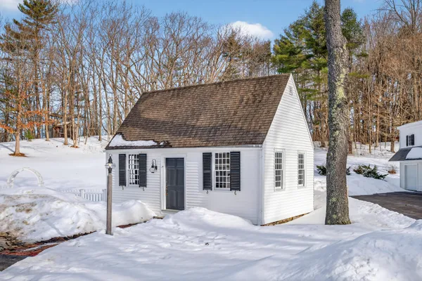 $6,000,000 | 1090 Pittston School Street, Pittston, ME 04345