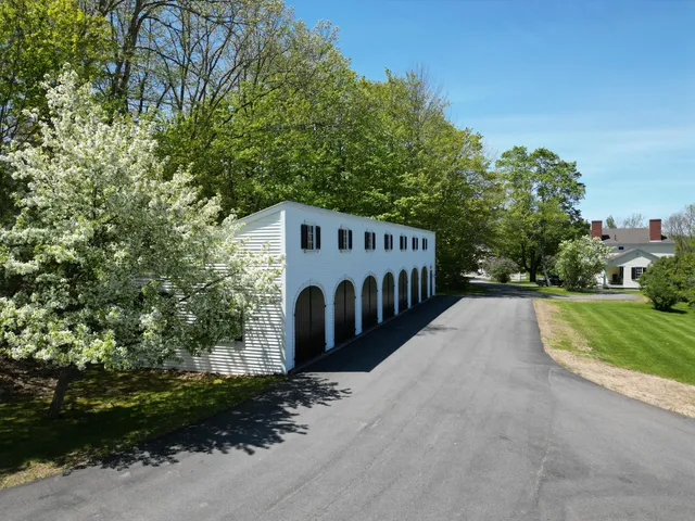 $6,000,000 | 1090 Pittston School Street, Pittston, ME 04345