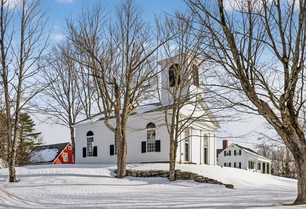 $6,000,000 | 1090 Pittston School Street, Pittston, ME 04345
