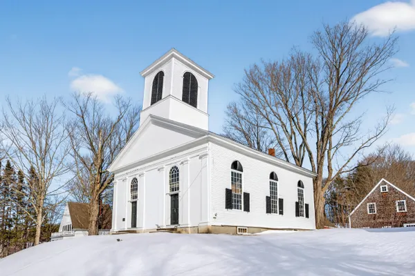 $6,000,000 | 1090 Pittston School Street, Pittston, ME 04345