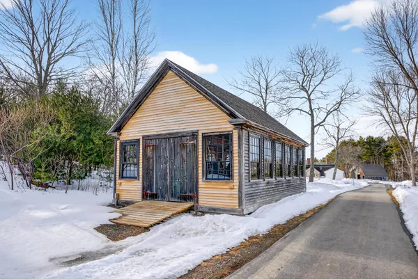 $6,000,000 | 1090 Pittston School Street, Pittston, ME 04345