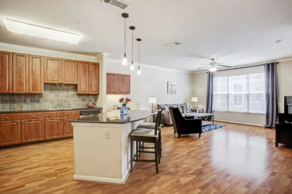 $1,900 | 1711 Old Spanish Trail, Unit 126, Houston, TX 77054