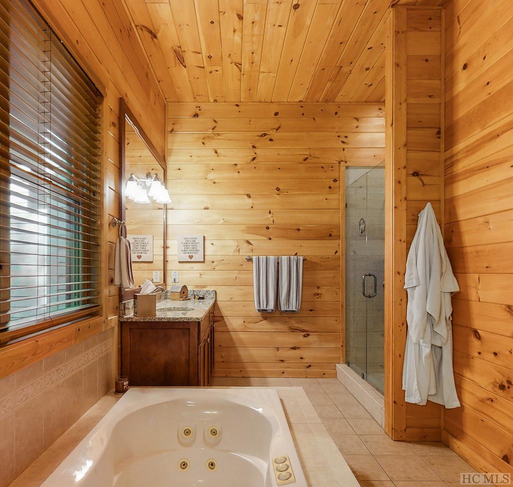 414 Deer Run Road Sapphire, NC 28774 - Photo 27 of 68 Gallery Image 27
