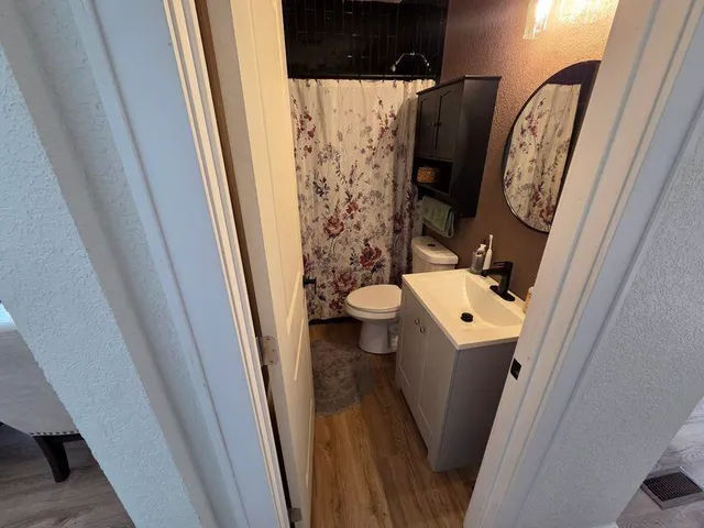 $1,500 | 6614 5th Avenue, Kenosha, WI 53143