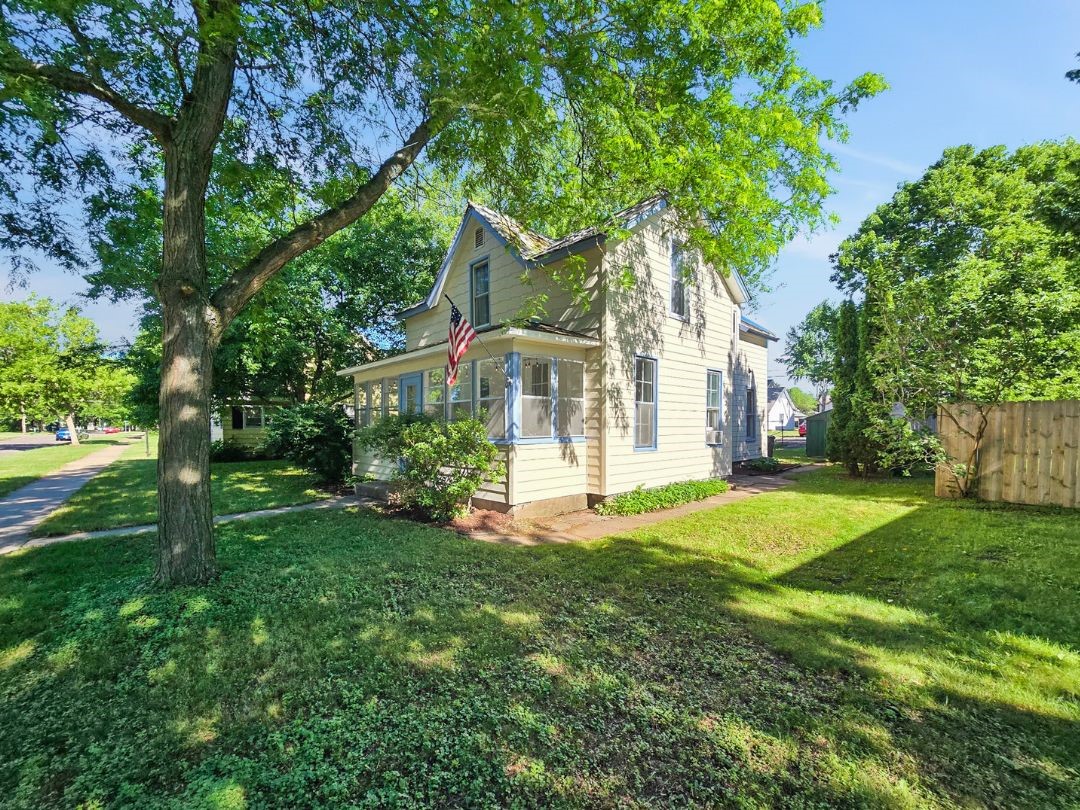314 Olive Street Chippewa Falls, WI 54729 - Photo 3 of 38