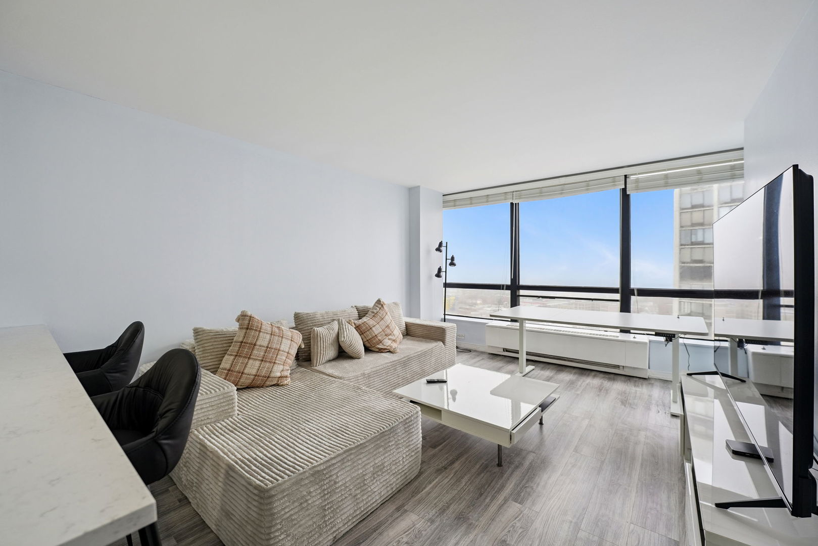 5415 North Sheridan Road, Unit 3008 Chicago, IL 60640 - Photo 2 of 27