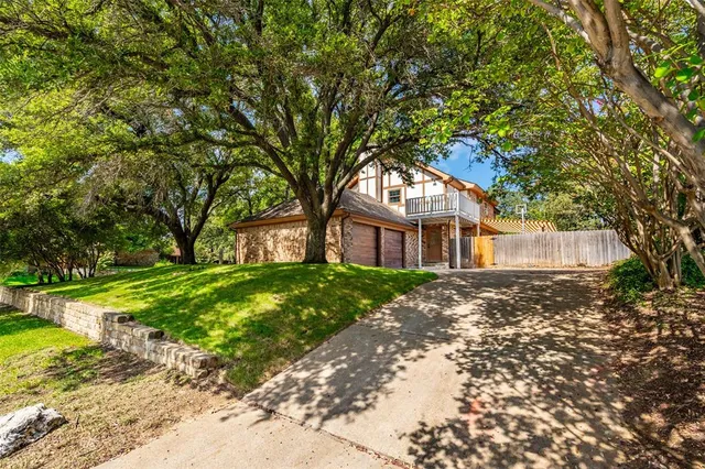 $799,500 | 2244 Hurstview Drive, Hurst, TX 76054