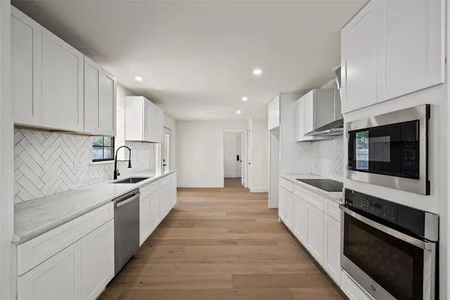 $799,500 | 2244 Hurstview Drive, Hurst, TX 76054