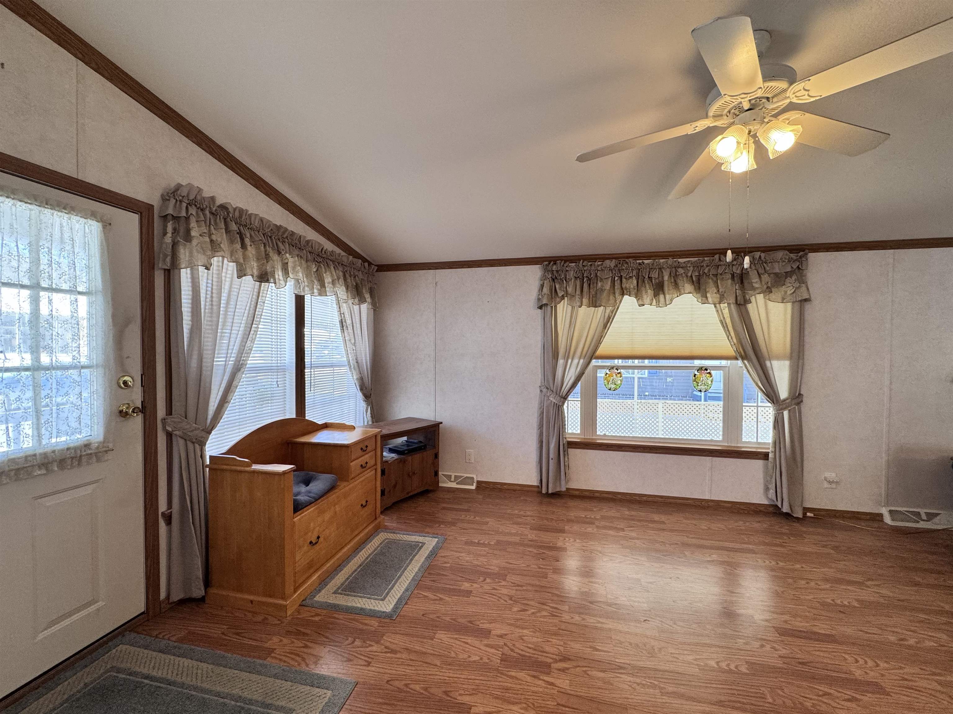 16 Eric Place Claremont, NH 03743 - Photo 4 of 26